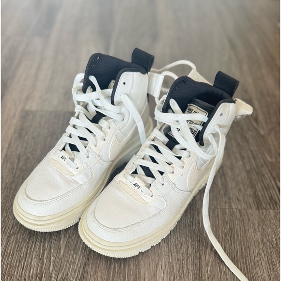 Nike Utility High Sneakers - Picture 8 of 16